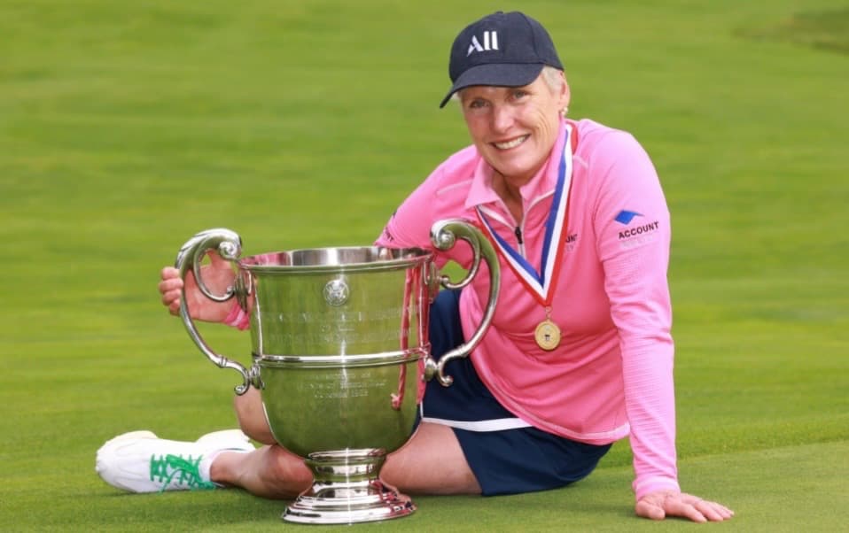 Champion amateur Nadene Gole with her trophy